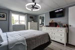 BRIGHT 3-BEDROOM HOME NEAR LAKE AND WINERIES Photo