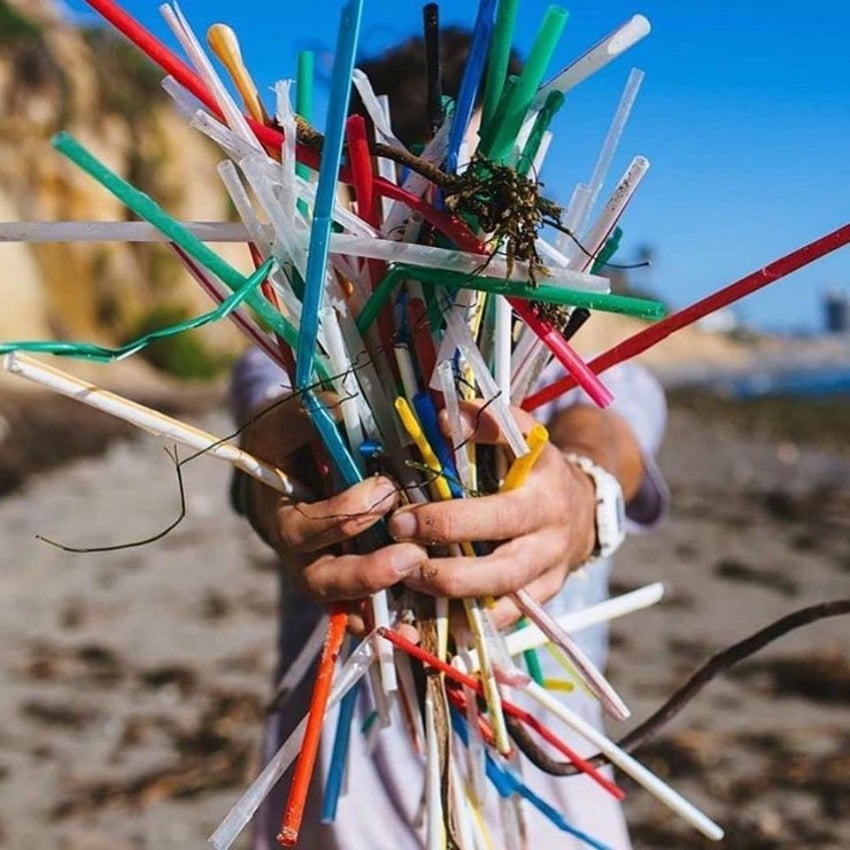 <who>Photo Credit: 5 minute beach cleanup</who>