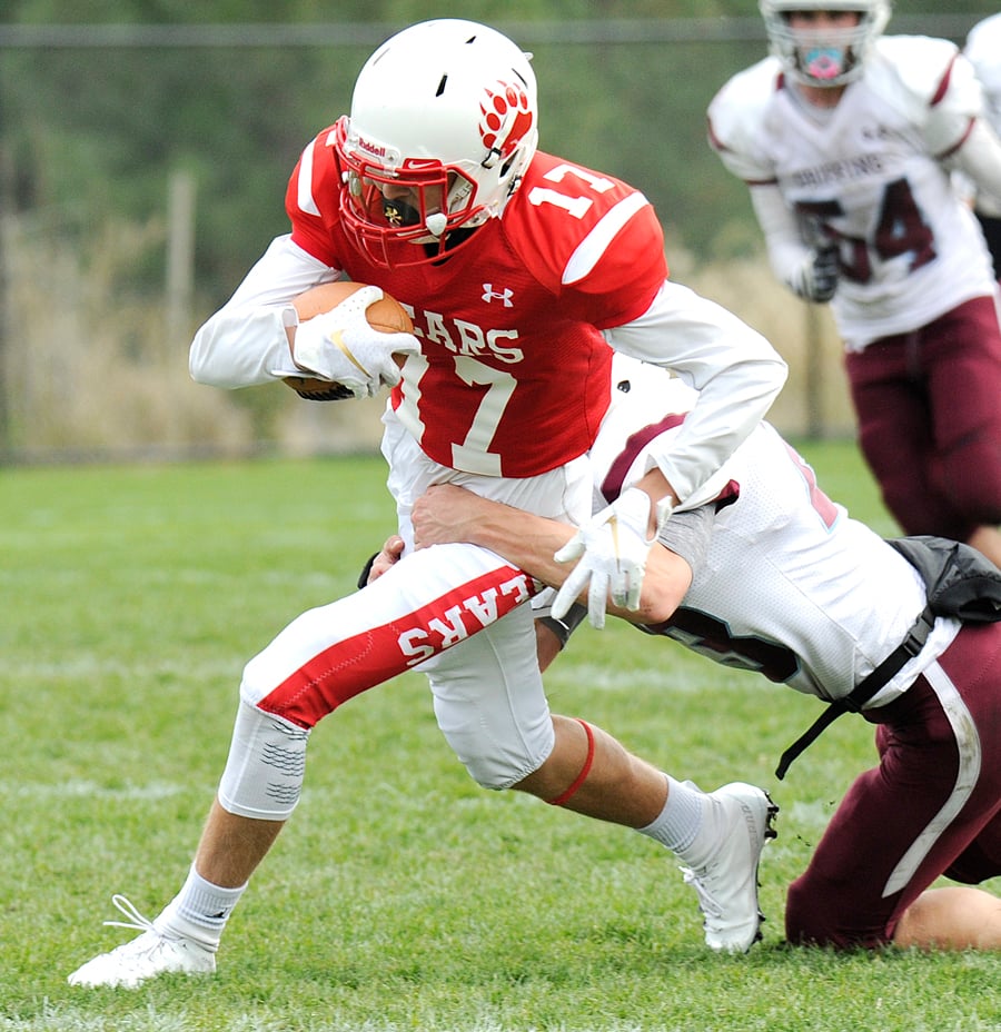 Axel Petersen of the Bears caught a pair of passes for 30 yards against West Vancouver.