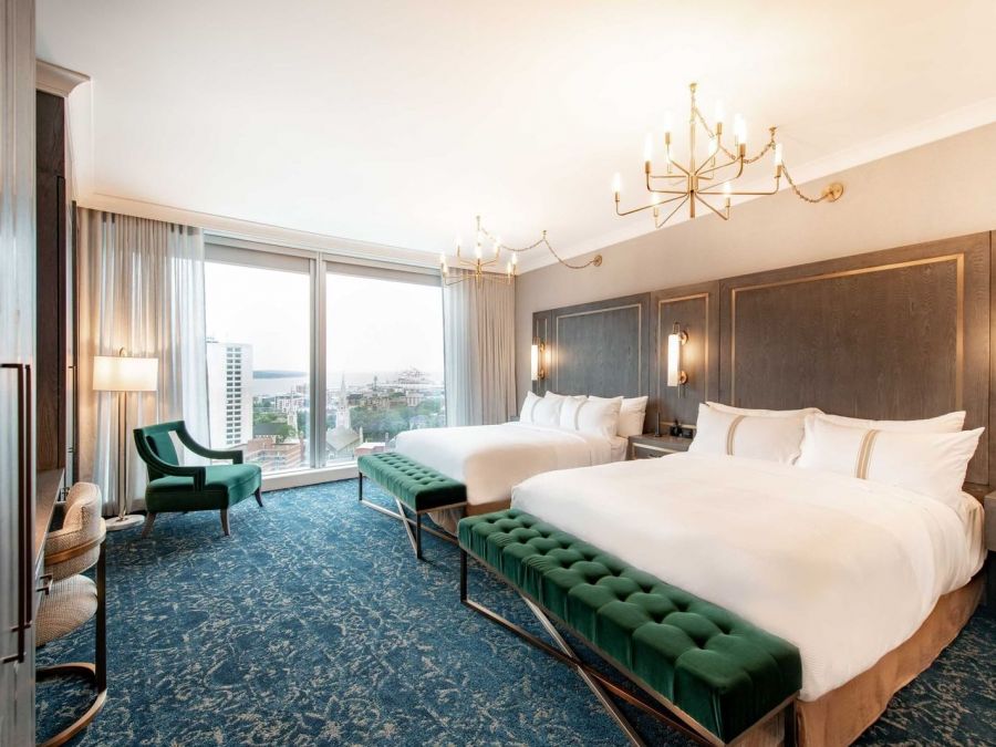 </who>Rooms at Sutton Place Kelowna Airport could like like this room at the Sutton Place in Halifax.