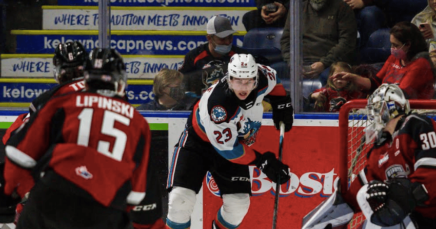 Rockets rally in the 3rd period to take down Giants