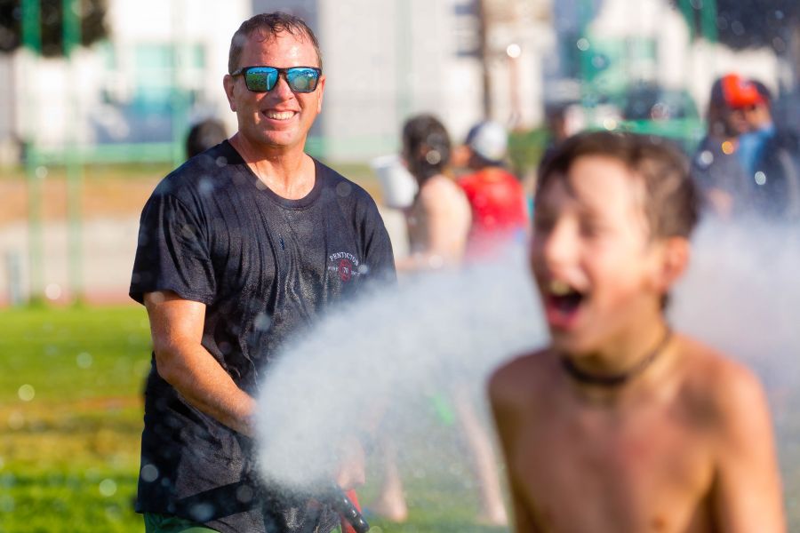 <who>Photo Credit: NowMedia/Gord Goble</who> Watkinson's water fight is a summer fave