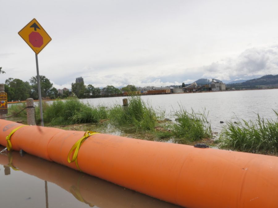 <who>Photo Credit: KelownaNow</who>Bladder dams were used all over the Okanagan during last year's flooding