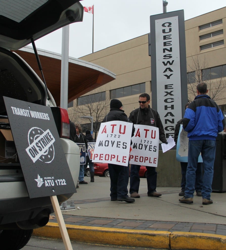 <who>Photo Credit: KelownaNow</who>Kelowna transit workers on strike in the fall of 2016.