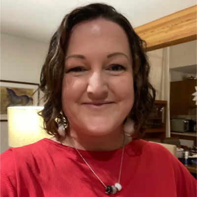 </who>Becky Lapierre is the owner of Efficient Spaces.