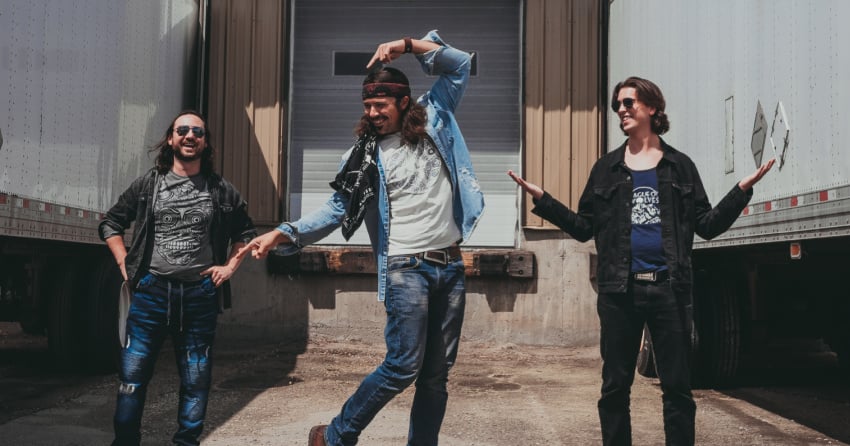 VIDEO: The Carbons unleash their dancing feet on new foot stomping tune