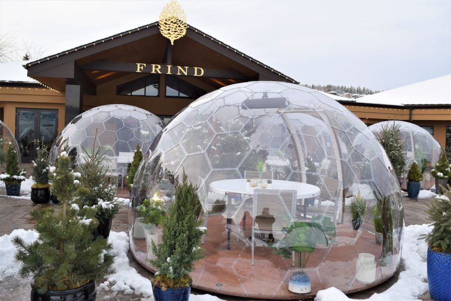 </who>For the second year in a row, Frind Winery in West Kelowna has set up 14 of these clear, plexiglass, igloo-shaped globes outside for dinners in the dome.