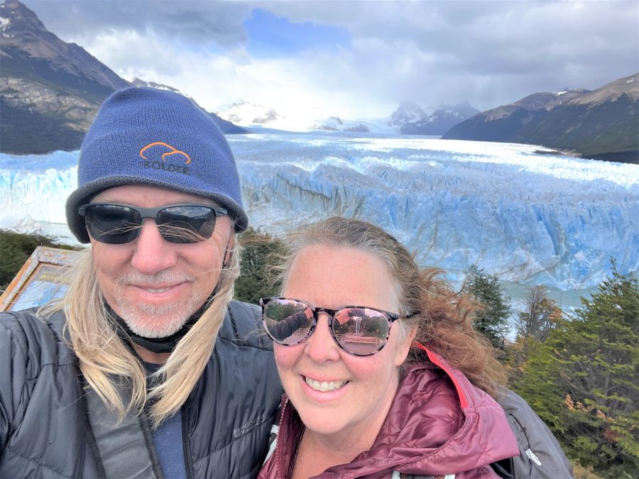</who>The couple at Moreno Glacier near El Calafate, Argentina.