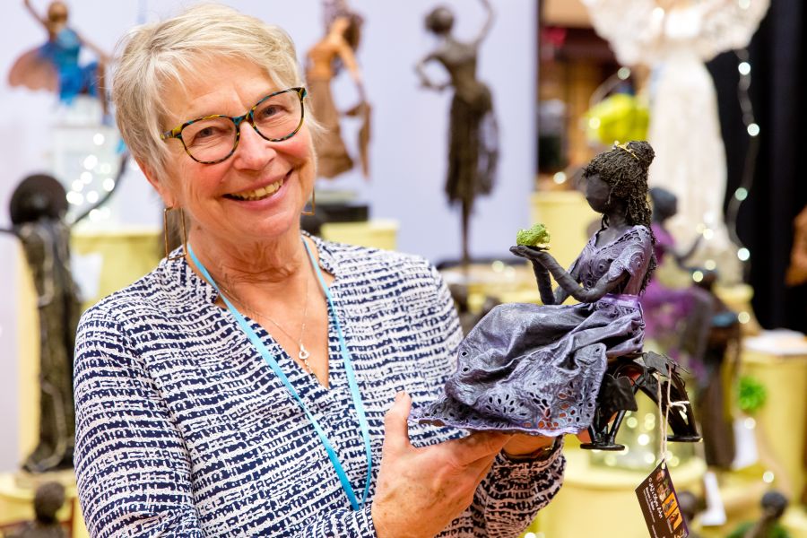 <who>Photo Credit: NowMedia</who> Maureen Walker with one of her fabric sculptures