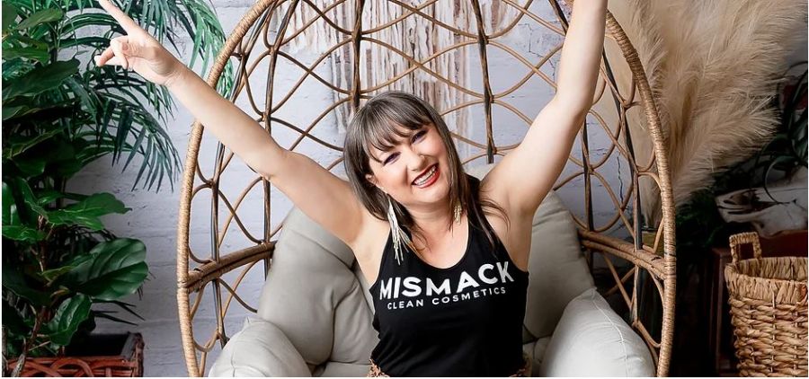 </who>Missy MacKintosh of MisMacK Clean Cosmetics is a finalist in the Young Entrepreneur of the Year category of the 36th annual Kelowna Chamber of Commerce Business Excellence Awards.