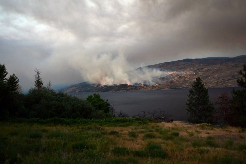 <who>Photo Credit: Kayla Kallen</who>Okanagan Mountain Park fire