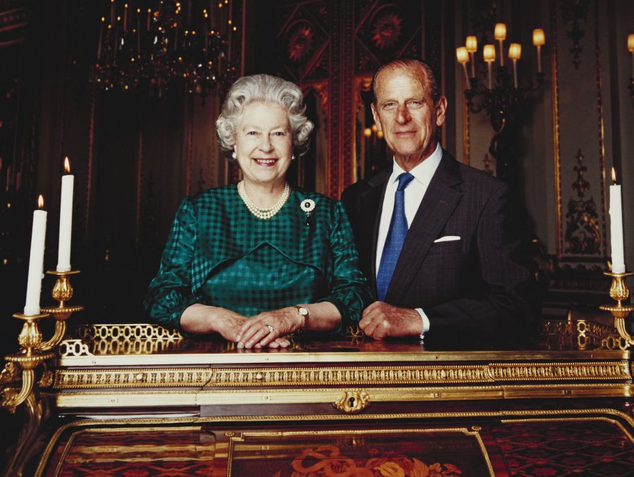 <who>Photo Credit: Royal Collection</who>Elizabeth and Philip's Golden (50 years) wedding anniversary portrait.