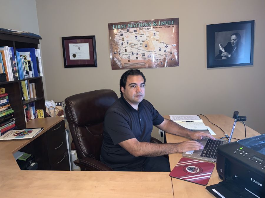 </who> There are pros and cons to working from home, according to Frank Busch of Nation Fund, a financial consulting firm that works with First Nation communities across Canada.