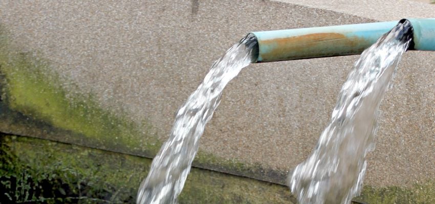 How to Drain Water Properly This Fall