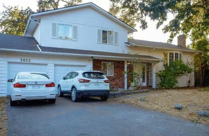 </who>This house on Cedar Hill Cross Road in Oak Bay is listed for sale for $1,329,000, which is a little less than the benchmark selling price of $1,341,400 for a typical single-family home in Victoria in October.
