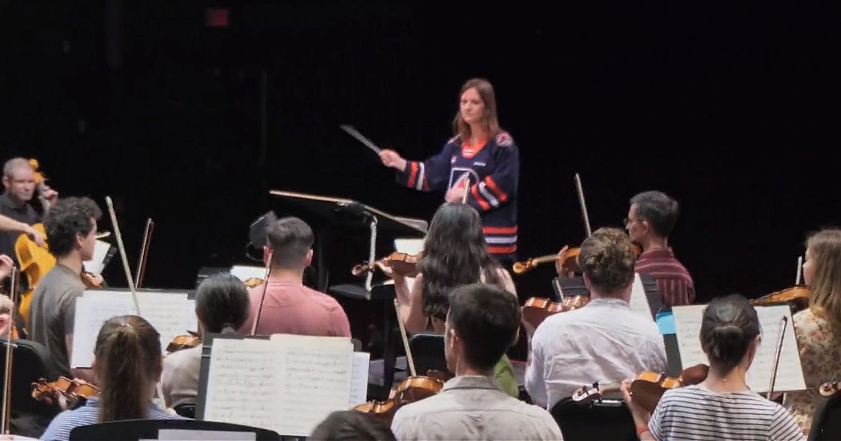 VIDEO: Kamloops Symphony celebrates Memorial Cup with Hockey Night in Canada theme