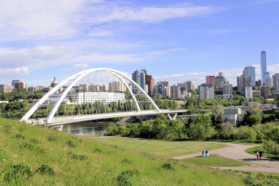 </who>Edmonton, the capital of Alberta and the oil capital of Canada, has a metropolitan population of 1.4 million.