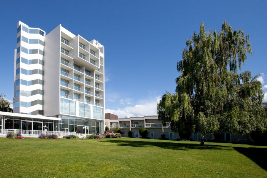 </who>Mundi Hotel Enterprises has plans for another hotel highrise beside the existing Best Western Kelowna.