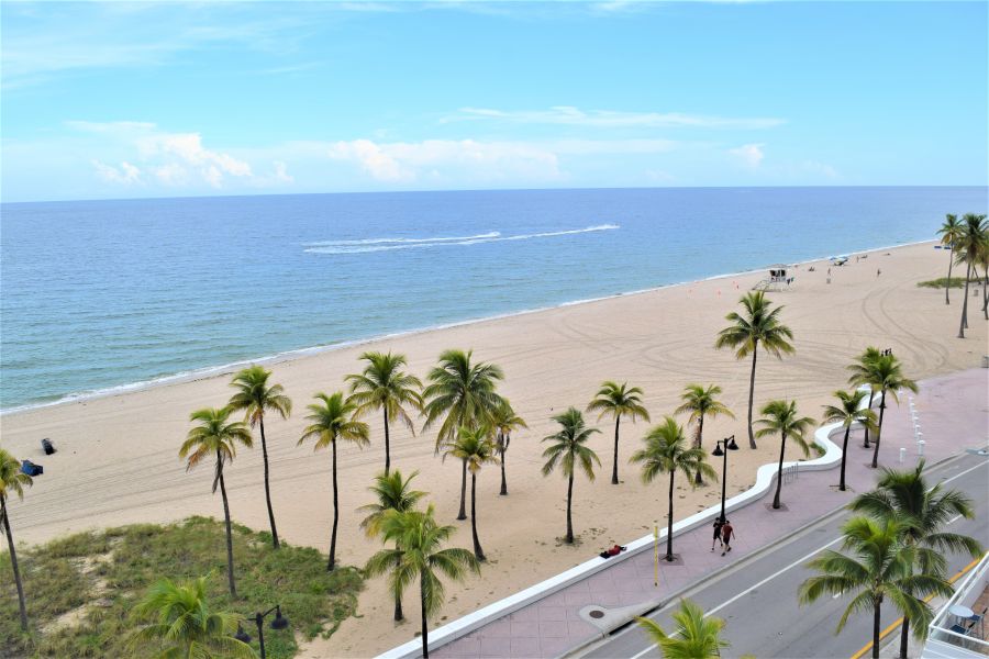 </who>The view of Hotel Maren's beach club from the 10th floor.