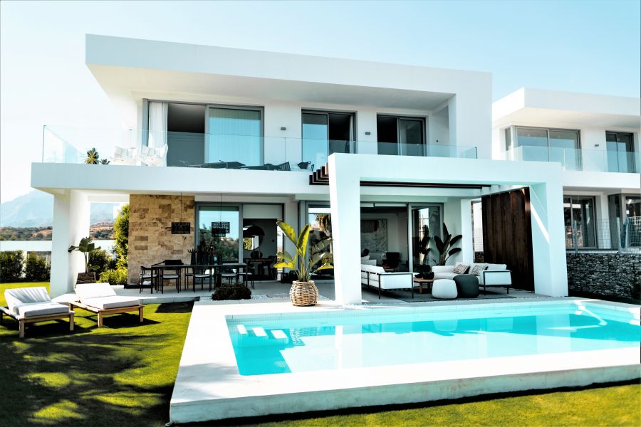 </who>You should include real estate as part of your wealth management strategy, according to investment specialist realtor Johan Gouws.