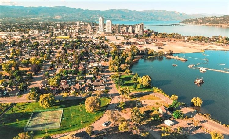 </who>Despite slowdown and threatened recession, Kelowna seems to be doing alright.