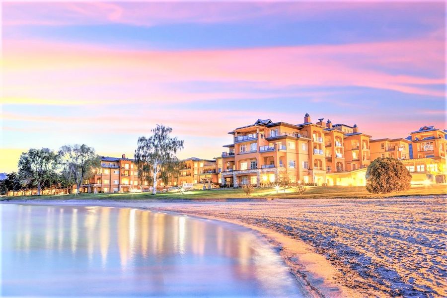 </who>Watermark Beach Resort.