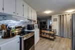BRIGHT 3-BEDROOM HOME NEAR LAKE AND WINERIES Photo