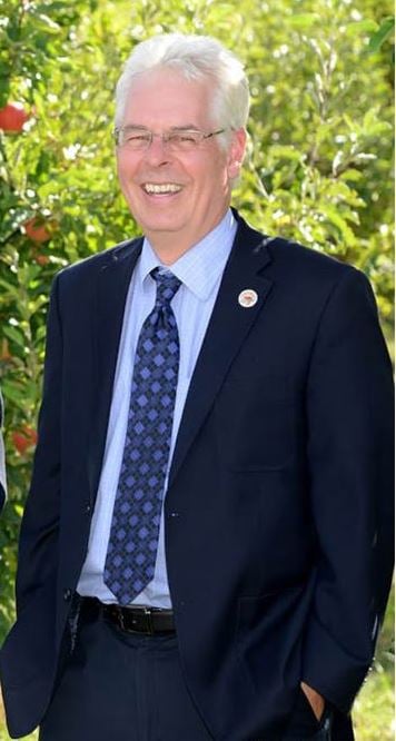 </who>Glen Lucas is the general manger of the 350-member BC Fruit Growers' Association.