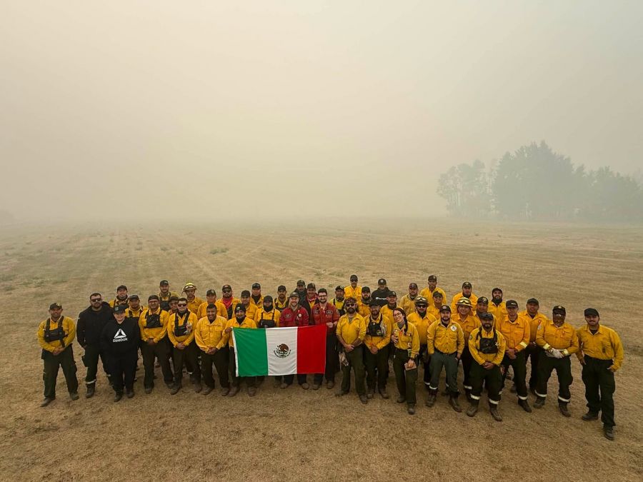 <who>Photo Credit: Derek Begg</who>Another contingent of Mexican firefighters are already working in the Cariboo region. The crew of 100 that are now deployed in the Okanagan are the fourth contingent that Mexico has sent to Canada this summer.