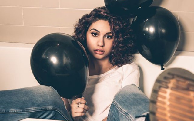 Breakthrough Artist of the Year Alessia Cara.