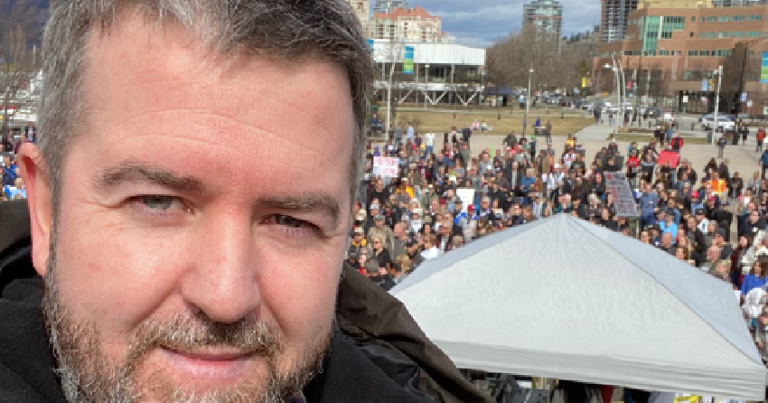 Massive crowd forms in Kelowna as part of 'Global Freedom Rally'