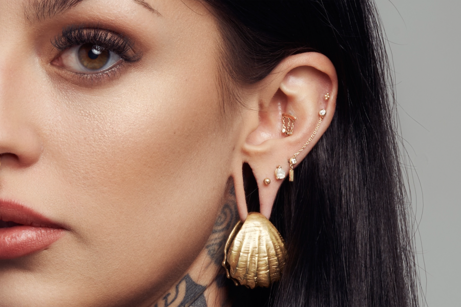 <who> Photo Contributed by Luar Body Piercing </who> Piercing and gold jewelry curation by Luar.