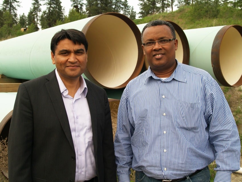 <who> Photo Credit: UBC Okanagan </who> Rehan Sadiq, left, and Solomon Tesfamariam are working to improve municipal drinking water systems. 