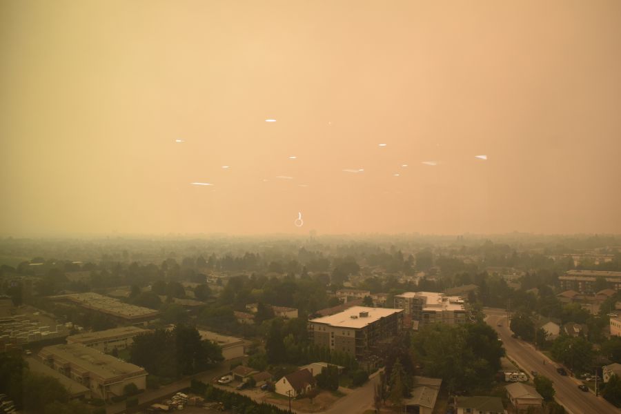 UPDATE: Abrupt wind change chokes Central Okanagan in smoke