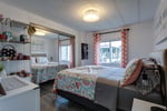 BRIGHT 3-BEDROOM HOME NEAR LAKE AND WINERIES Photo