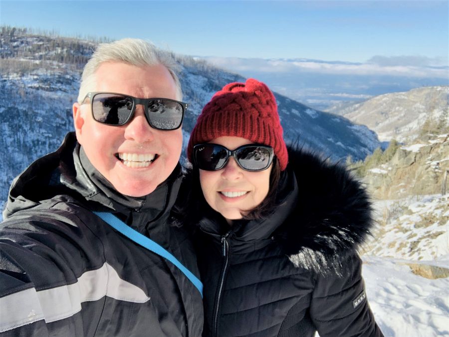 </who>Writer Steve MacNaull and his wife, Kerry, always immortalize a hike with a selfie at its conclusion.