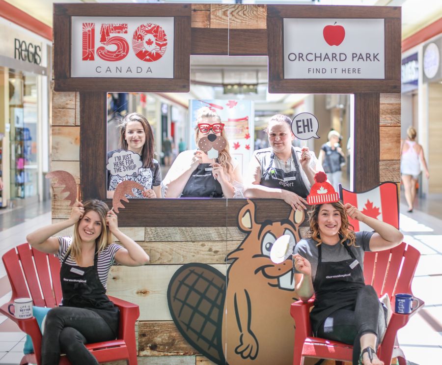 <who>Photo Credit: KelownaNow</who>The gals from FACES Body + Soul took a quick break and stopped by the photobooth to have some fun!