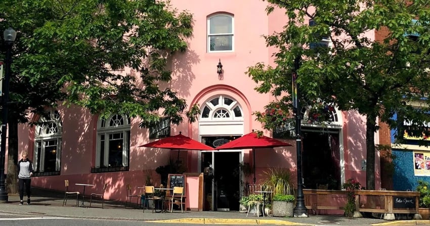 GoFundMe started to replace windows of Nanaimo cafe hit hard by vandalism 