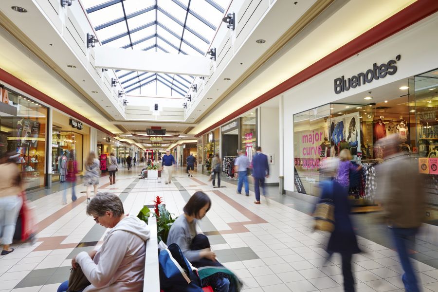 </who>At a massive 707,000 square feet, Orchard Park Shopping Centre has long stretches of wide hallways to walk your dog.