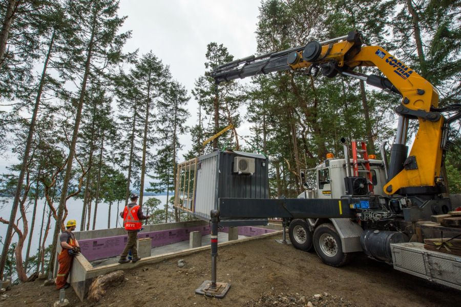 Quick, efficient and affordable: Shipping container carriage homes are ...