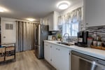 BRIGHT 3-BEDROOM HOME NEAR LAKE AND WINERIES Photo