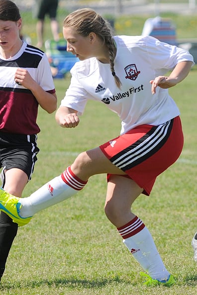 <who>Photo Credit: Lorne White/KelownaNow </who>Brenna Laidlaw scored the winning goal in United U14s' 3-1 win <br>over Vernon in TOYSL league play. 