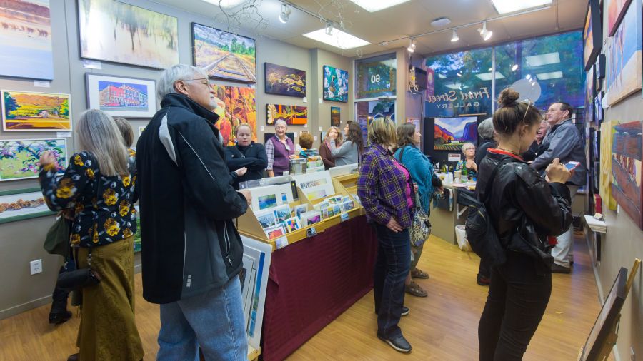 <who>Photo Credit: NowMedia</who> Front Street Gallery packed them in for Art Walks