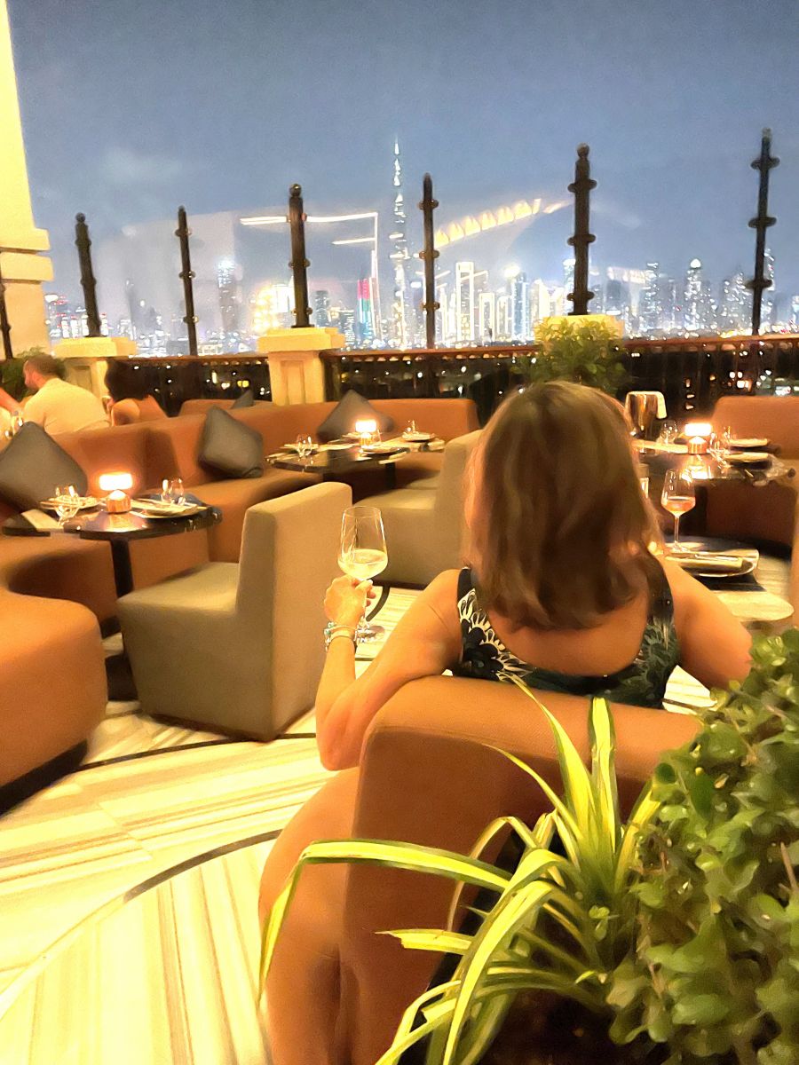 </who>Mercury rooftop bar at Four Seasons Resort at Jumeirah Beach has views of the downtown skyline featuring the world’s tallest building – Burj Khalifa 