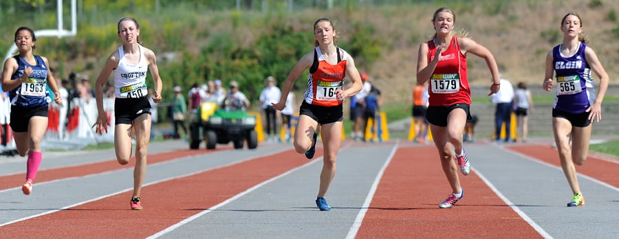 <who>Photo Credit: Lorne White/KelownaNow </who>Aberdeen Hall's Isabella Dreger (164) ran to a silver medal in the Grade 8 girls 100-metre dash.