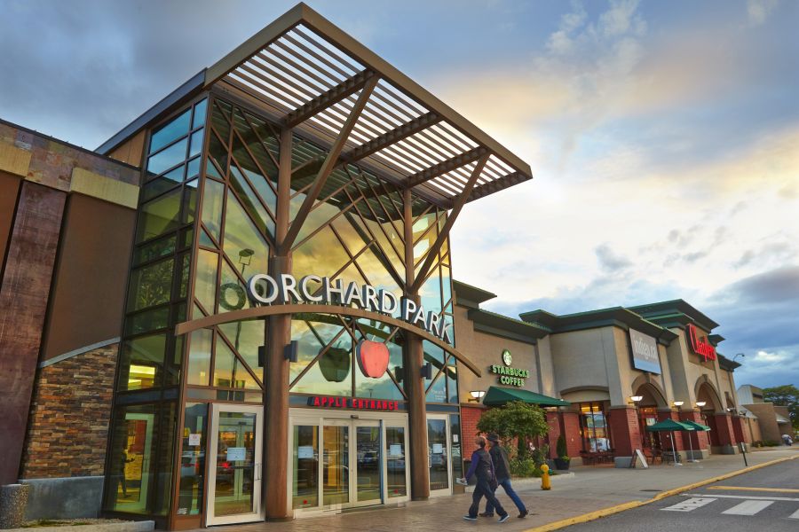 </who>Orchard Park in Kelowna is the largest shopping centre between Vancouver and Calgary with 685,000 square feet of floor space and 170 stores and services.