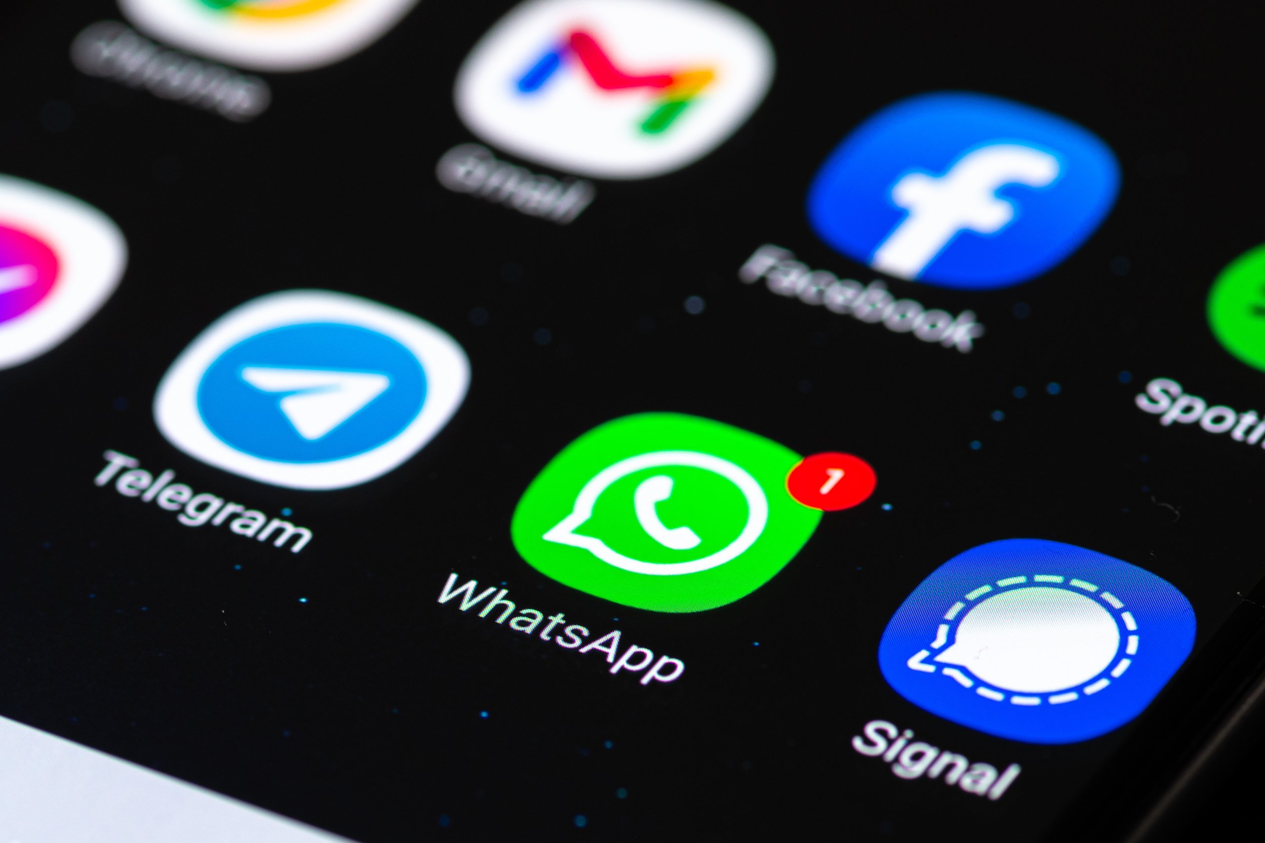 Nanaimo woman scammed out of $1,800 on WhatsApp