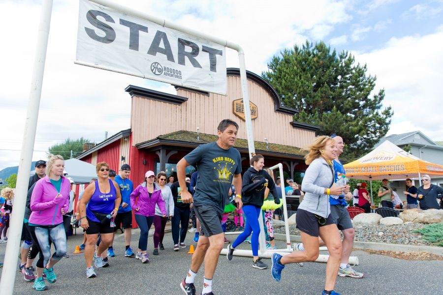 2019 Penticton Beer Run participants leave the Highway 97 Brewery starting gate