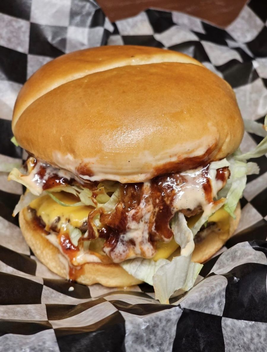 <who>Photo Credit: Hixzee's Food Truck</who> The Bacon Jam Smash Burger