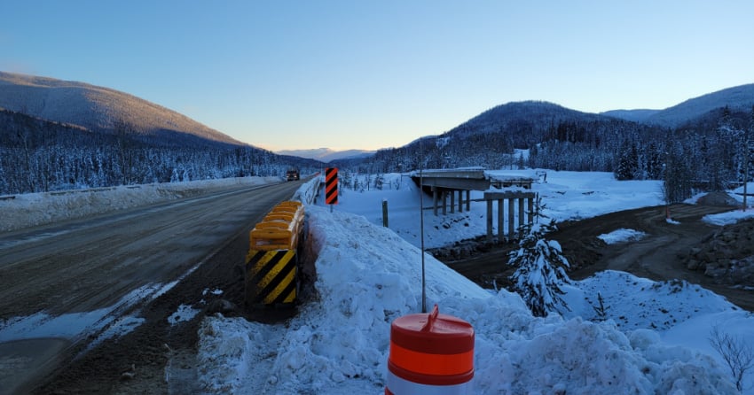 <who> Photo Credit: BC Ministry of Transportation and Infrastructure </who> Juliet Bridge on Highway 5.